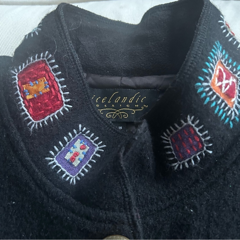 Icelandic Design Wool Vest Womens Medium Black Embroidered Lined Nordic Boho - Picture 3 of 7